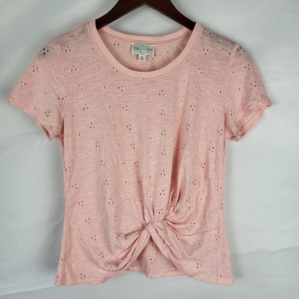 Jun & Ivy Pink Eyelet Twist Front Short Sleeve Top Size Medium Francescas